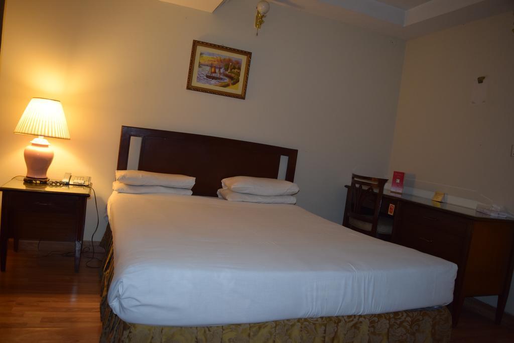Carlton Tower Hotel Lahore Pokoj fotografie