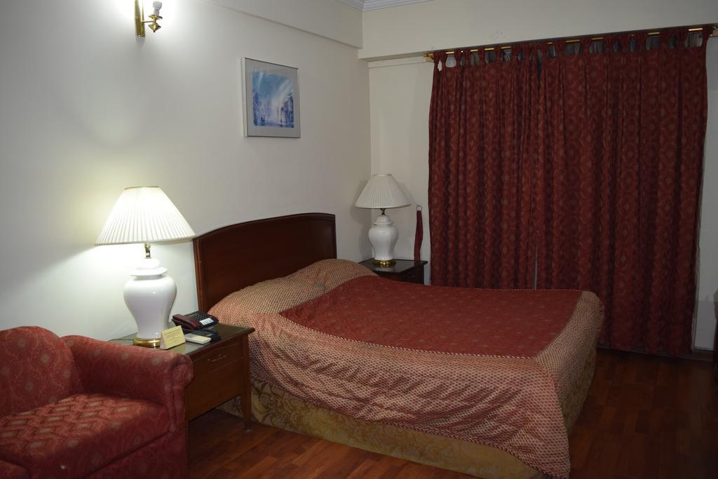 Carlton Tower Hotel Lahore Pokoj fotografie