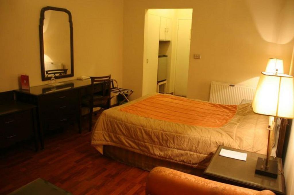 Carlton Tower Hotel Lahore Pokoj fotografie